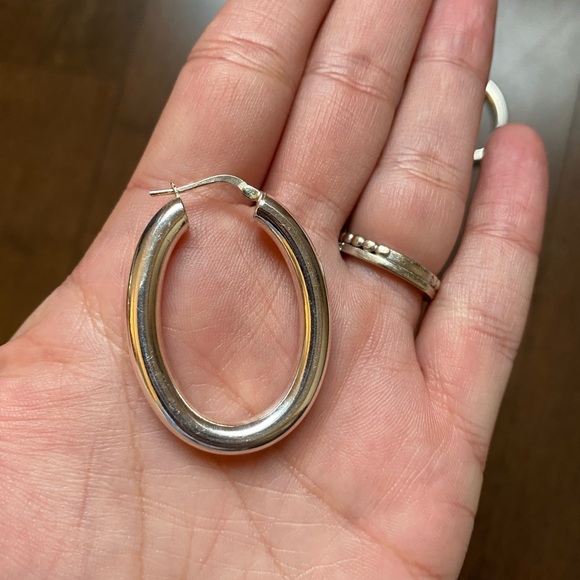 Banana Republic Ravena Oval Hoops - Picture 3 of 4